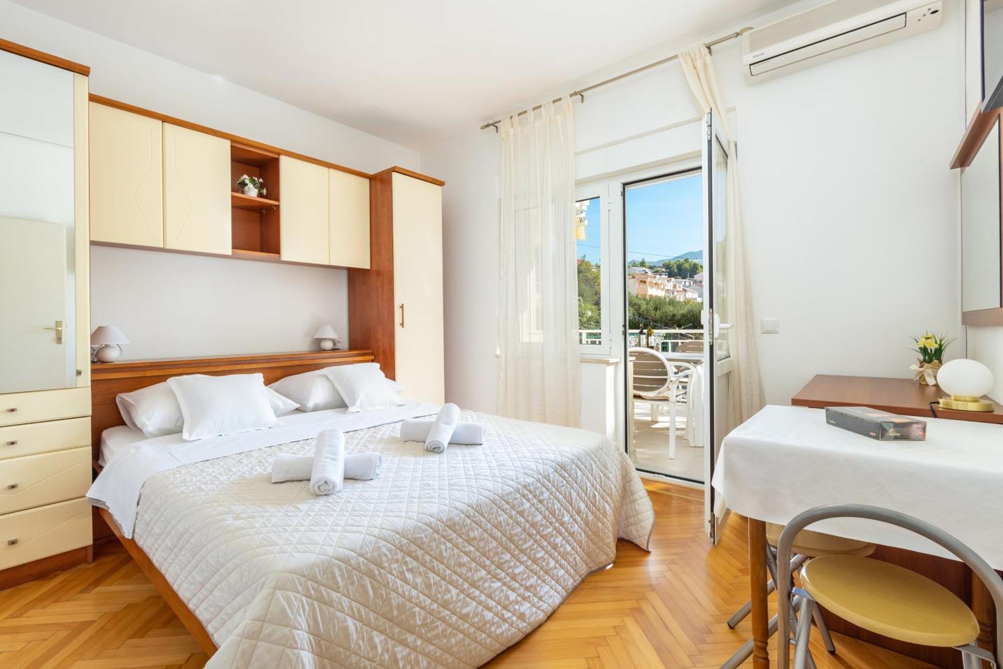 Apartments By The Sea Duce, Omis - 946 Екстер'єр фото